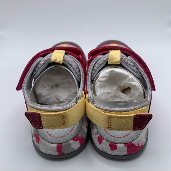 NWB Clarks Steggy Roar Pink size 12.5M colorful girl sandals - Picture 6 of 7